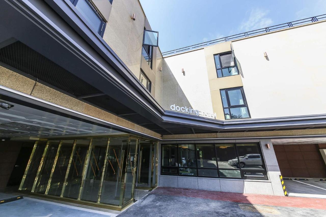 Docking Hotel Gimpo Extérieur photo