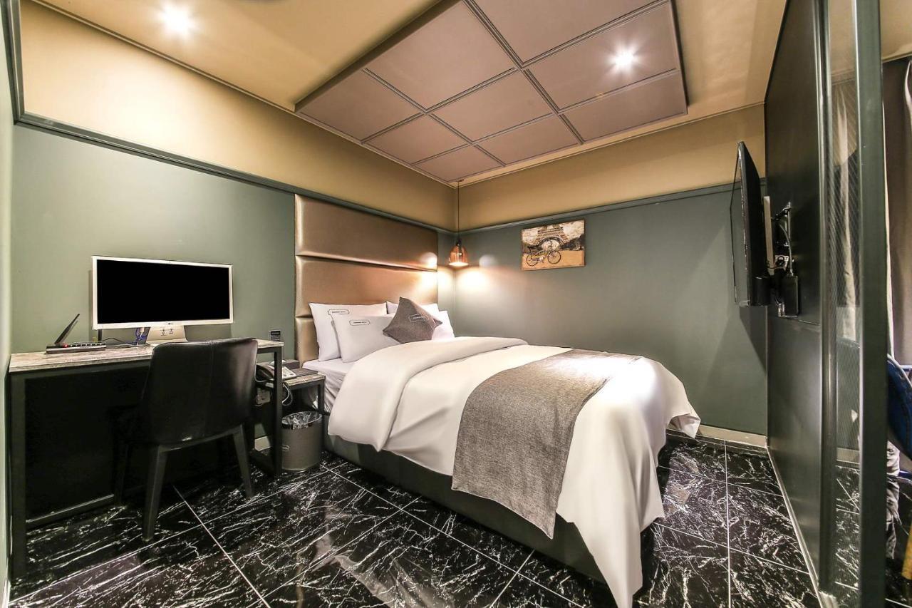 Docking Hotel Gimpo Extérieur photo