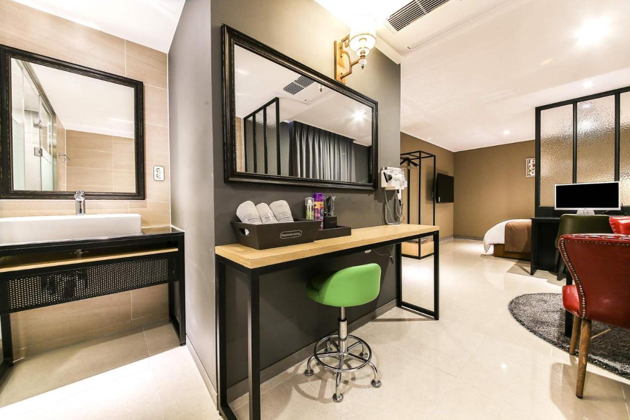 Docking Hotel Gimpo Extérieur photo