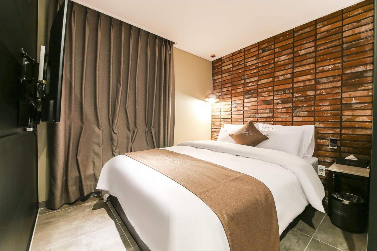 Docking Hotel Gimpo Extérieur photo