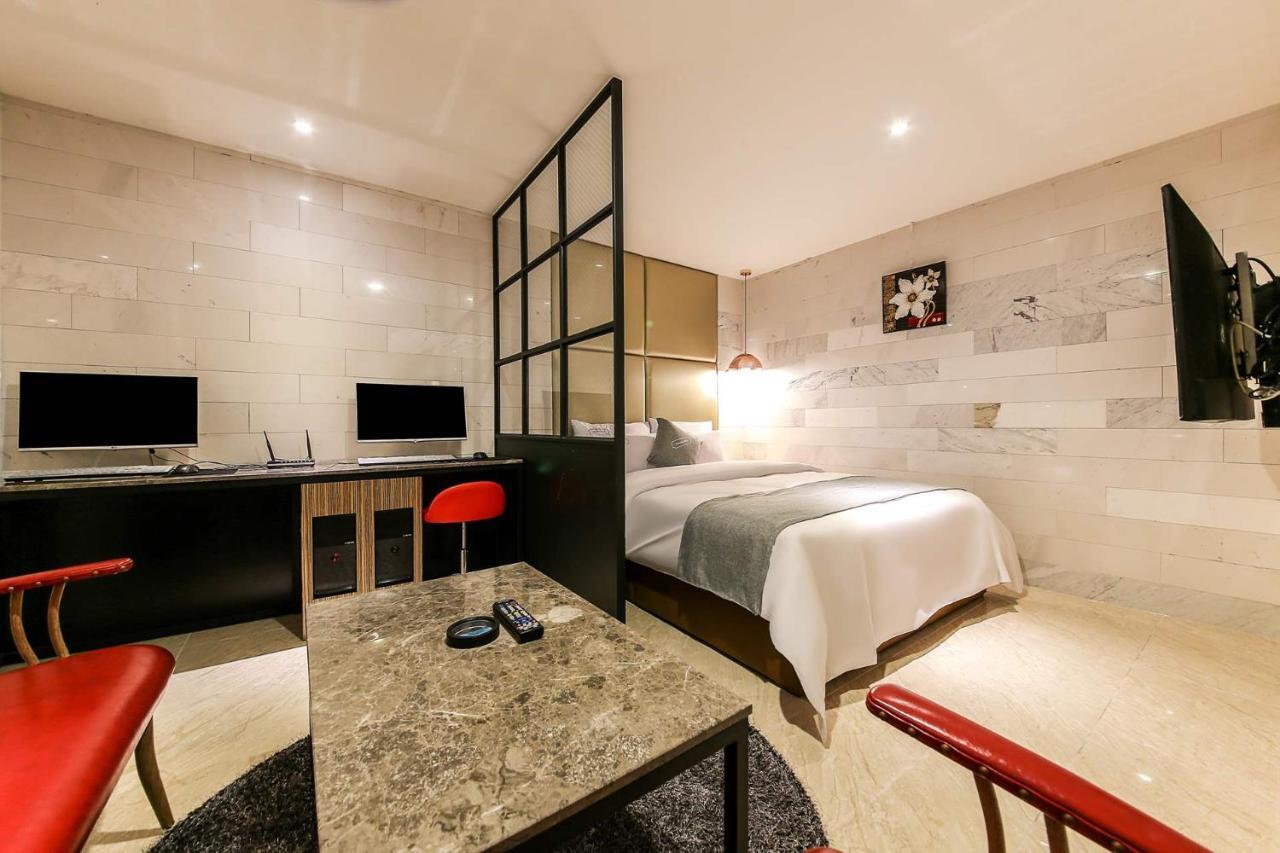 Docking Hotel Gimpo Extérieur photo